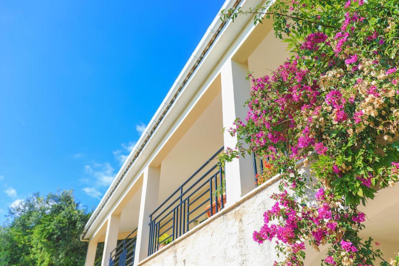 Villa Natasha Katávolos Exterior foto